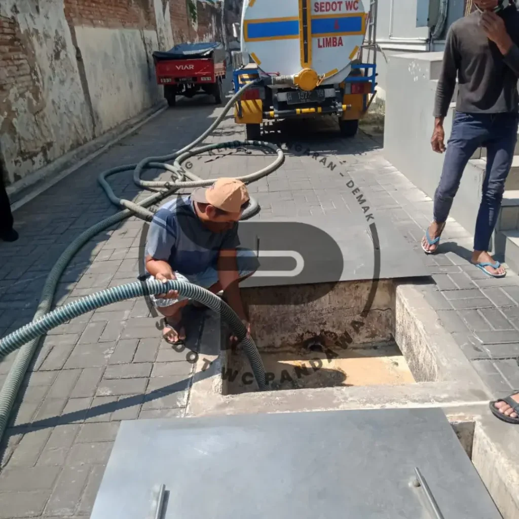 Sedot WC di Demak